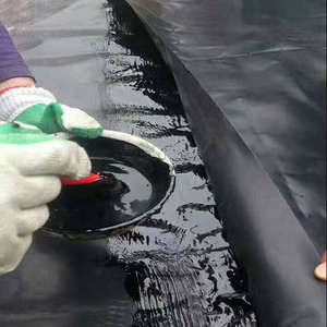 采用土工膜專(zhuān)用膠修補(bǔ)破損